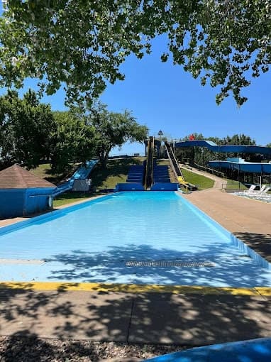 Hub H2O Waterpark — summer fun for families in Ponca City
