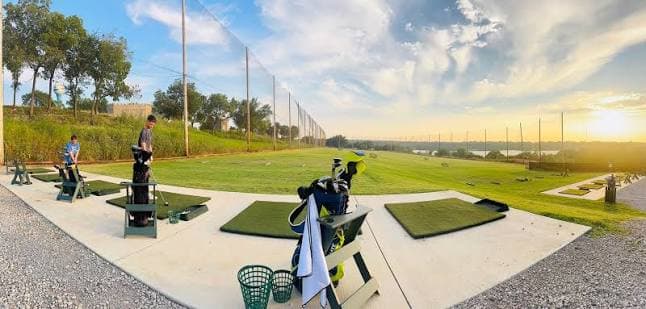 Golf & Driving Range