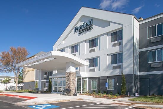 Fairfield Inn & Suites